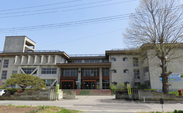 ①高畠小学校・・・・・・300ｍ